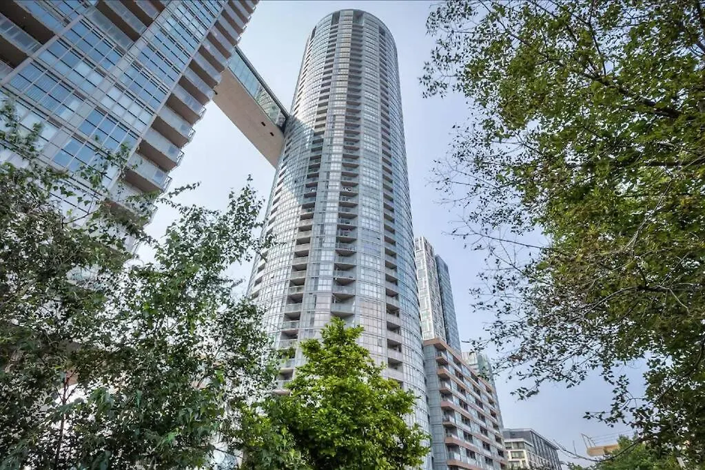 Lush Condo By Cntower - Free Parking Toronto 0*,  Canada