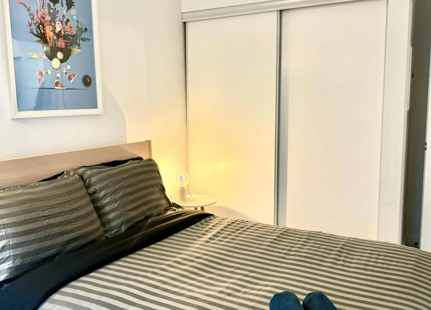 Apartment Lush Condo By Cntower - Free Parking Toronto Canada